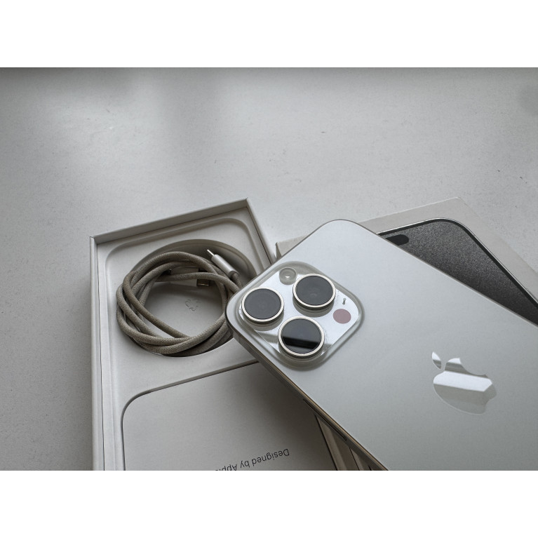iPhone 15 Pro Max 256 Гб Белый титан Б/У