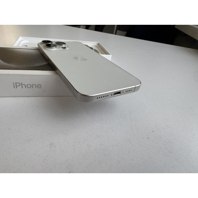 iPhone 15 Pro Max 256 Гб Белый титан Б/У