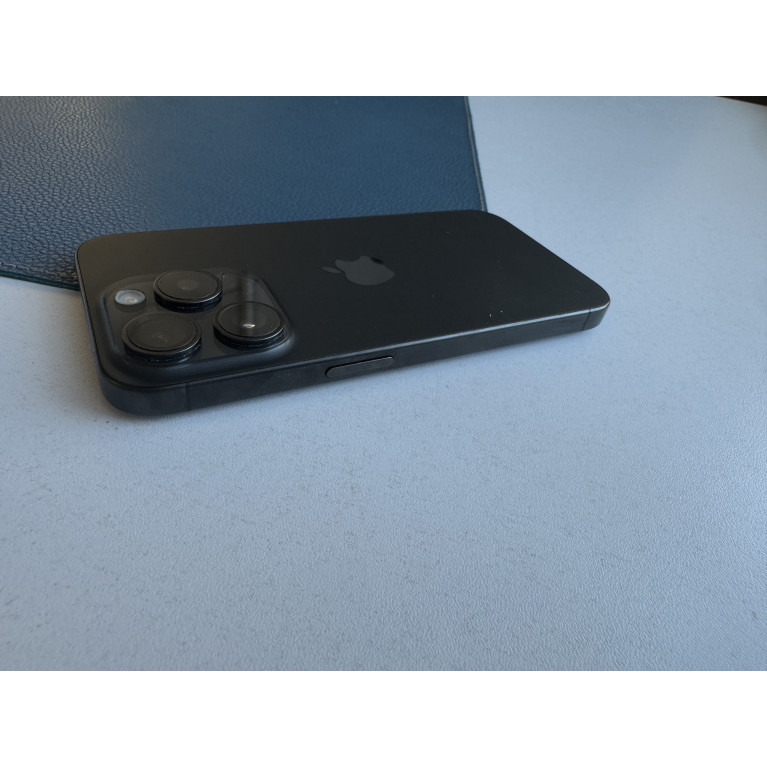 iPhone 15 Pro 1 Тб Черный титан Б/У