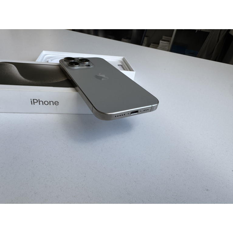 iPhone 15 Pro 128 Гб Натуральный титан Б/У