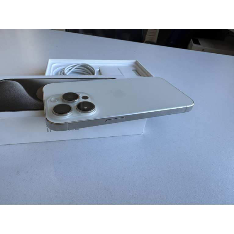 iPhone 15 Pro 128 Гб Белый титан Б/У