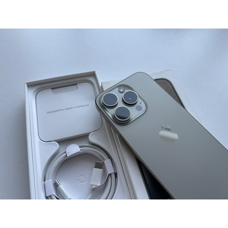 iPhone 15 Pro 256 Гб Натуральный титан Б/У