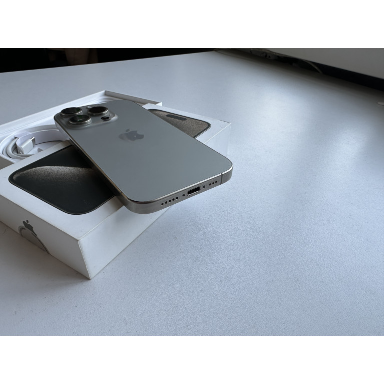 iPhone 15 Pro 256 Гб Натуральный титан Б/У