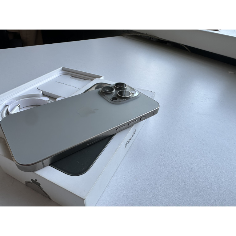 iPhone 15 Pro 256 Гб Натуральный титан Б/У