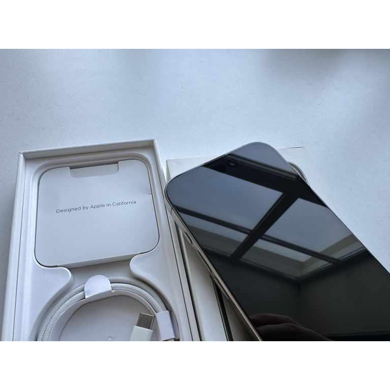 iPhone 15 Pro 256 Гб Натуральный титан Б/У