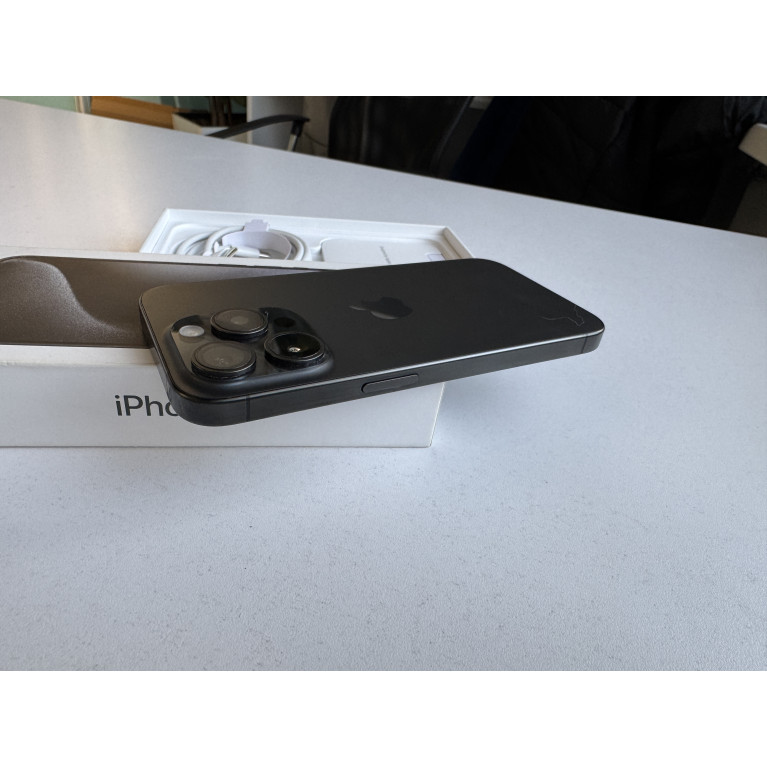 iPhone 15 Pro 256 Гб Черный титан DualSIM Б/У