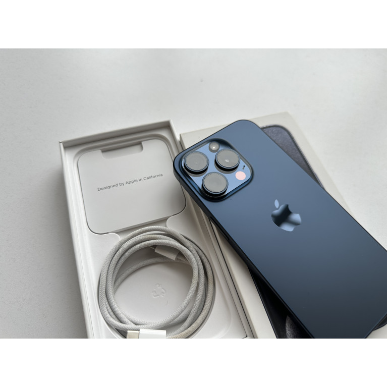 iPhone 15 Pro 256 Гб Синий титан Б/У