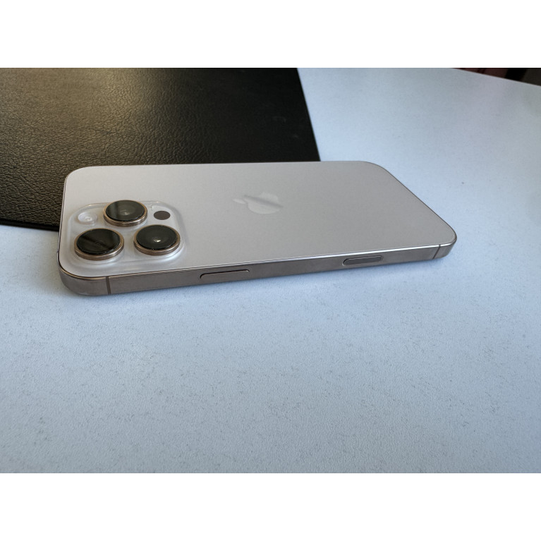 iPhone 16 Pro Max 256 Гб Пустынный титан Б/У