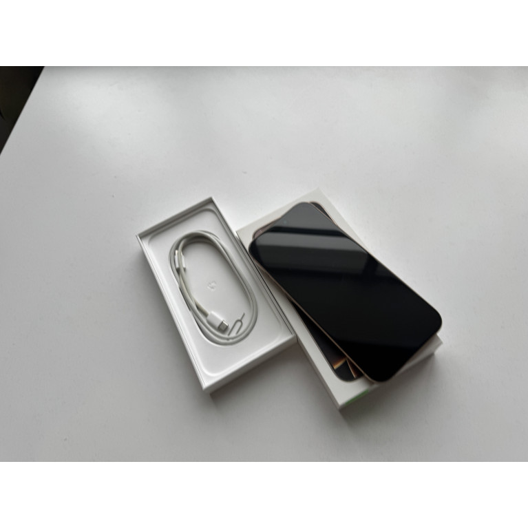 iPhone 16 Pro Max 256 Гб Пустынный титан Б/У