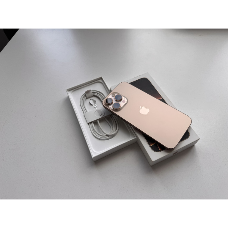 iPhone 16 Pro Max 256 Гб Пустынный титан Б/У
