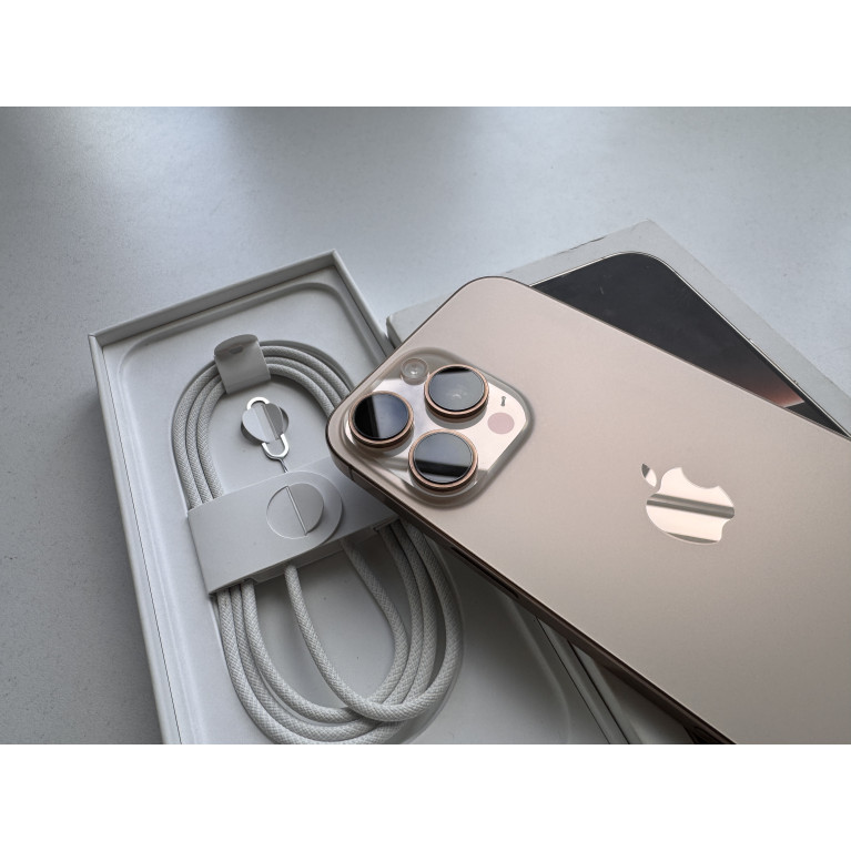 iPhone 16 Pro Max 256 Гб Пустынный титан Б/У