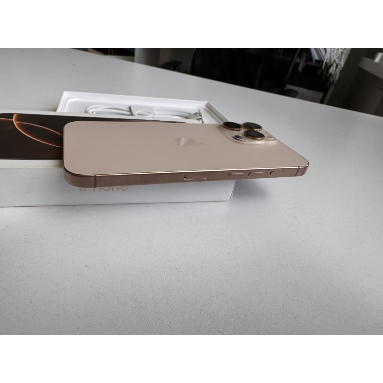 iPhone 16 Pro Max 256 Гб Пустынный титан Б/У