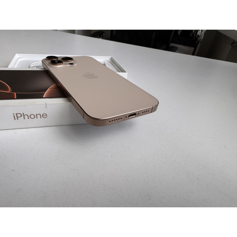 iPhone 16 Pro Max 256 Гб Пустынный титан Б/У