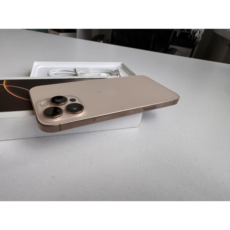iPhone 16 Pro Max 256 Гб Пустынный титан Б/У