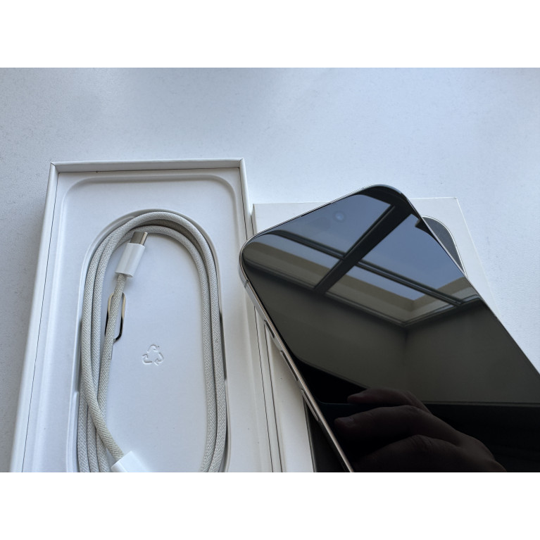 iPhone 16 Pro Max 256 Гб Натуральный титан Б/У