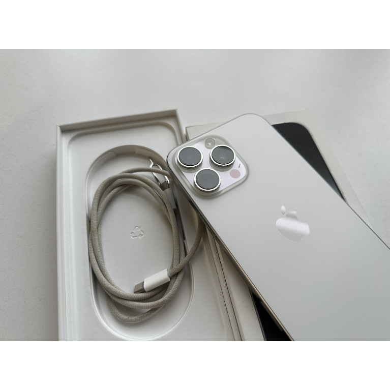 iPhone 16 Pro Max 256 Гб Белый титан Б/У