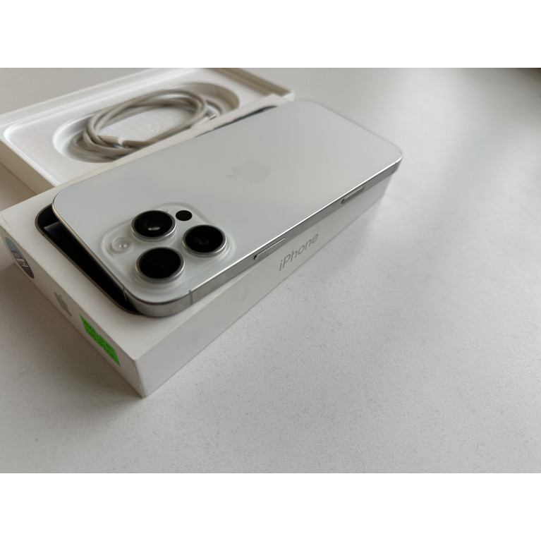 iPhone 16 Pro Max 256 Гб Белый титан Б/У