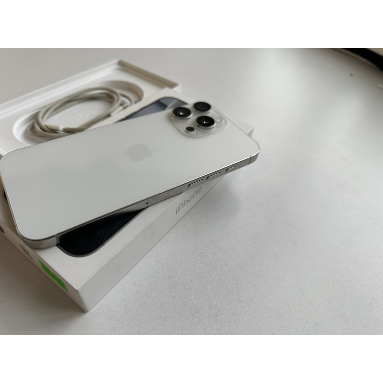 iPhone 16 Pro Max 256 Гб Белый титан Б/У