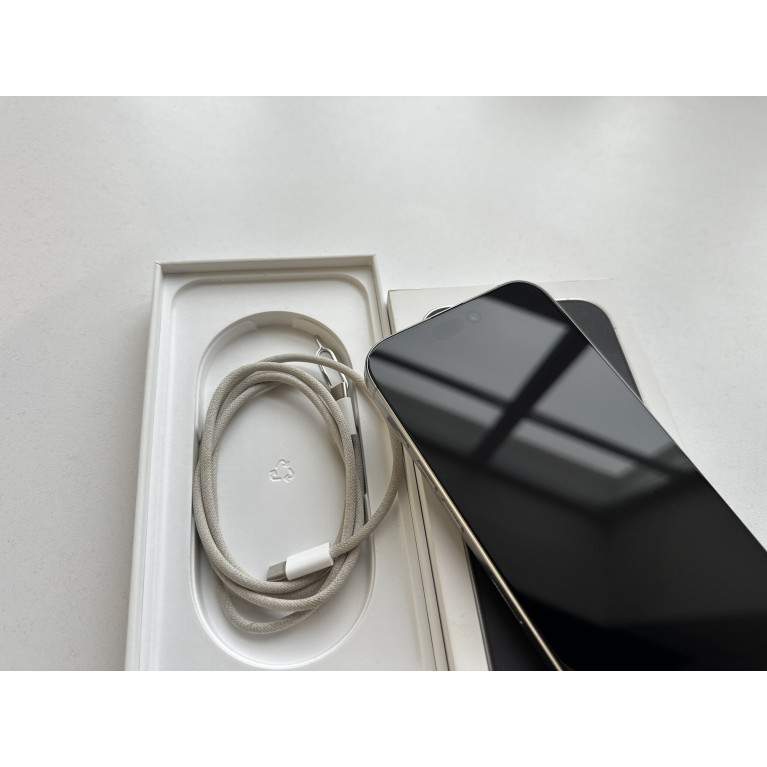 iPhone 16 Pro Max 256 Гб Белый титан Б/У