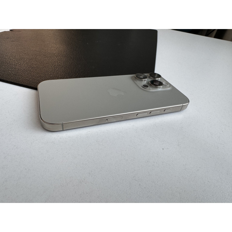 iPhone 16 Pro 128 Гб Натуральный титан Б/У