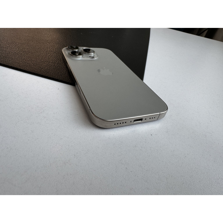 iPhone 16 Pro 128 Гб Натуральный титан Б/У