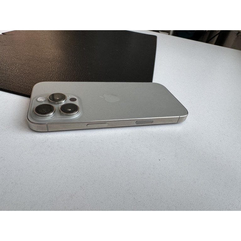 iPhone 16 Pro 128 Гб Натуральный титан Б/У