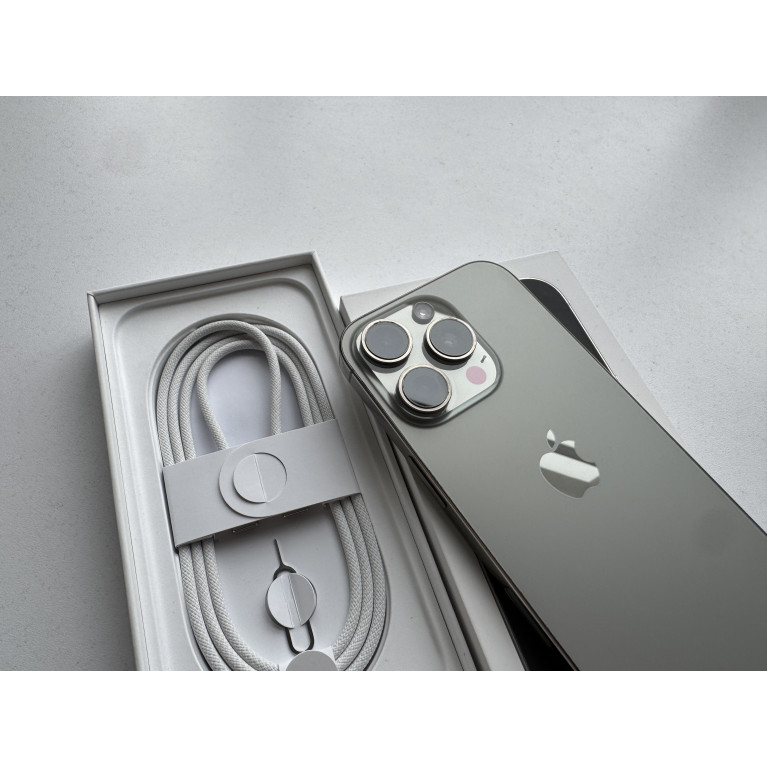 iPhone 16 Pro 128 Гб Натуральный титан Б/У