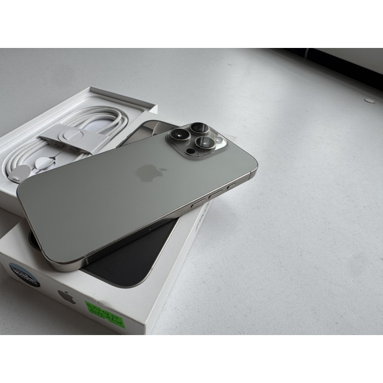iPhone 16 Pro 128 Гб Натуральный титан Б/У