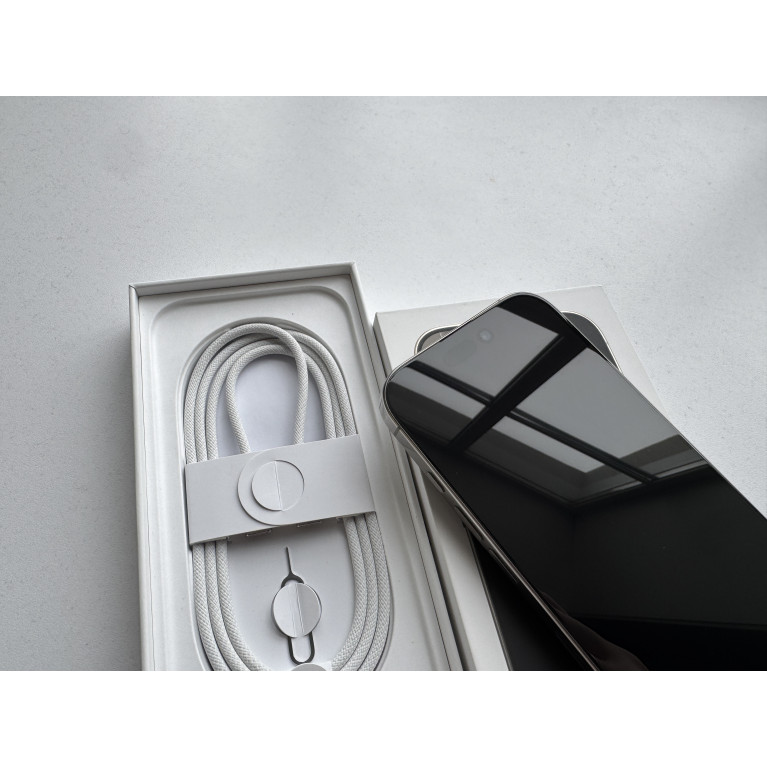iPhone 16 Pro 128 Гб Натуральный титан Б/У