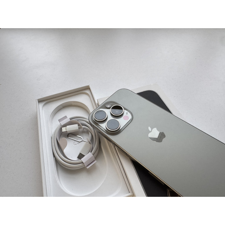 iPhone 16 Pro 128 Гб Натуральный титан Б/У