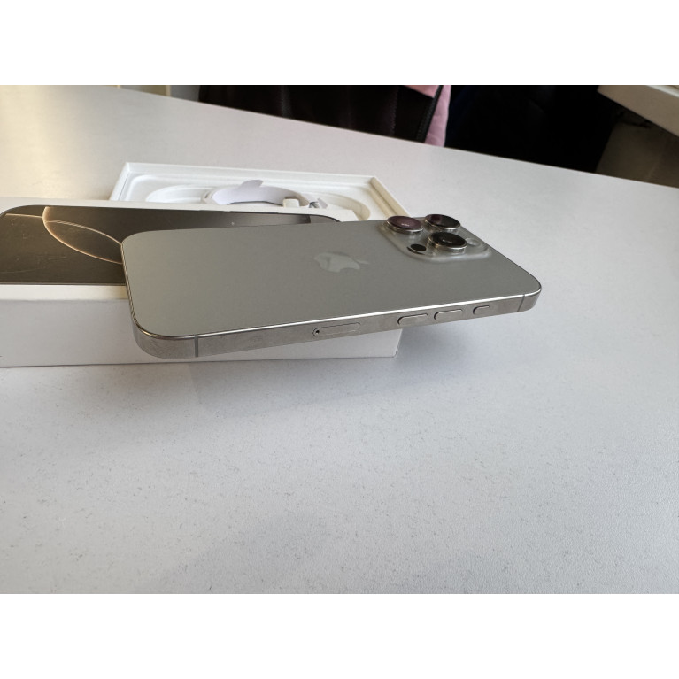 iPhone 16 Pro 128 Гб Натуральный титан Б/У