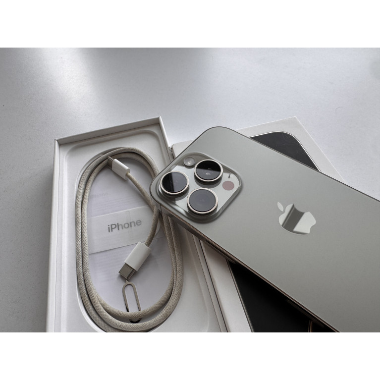 iPhone 16 Pro 128 Гб Натуральный титан Б/У