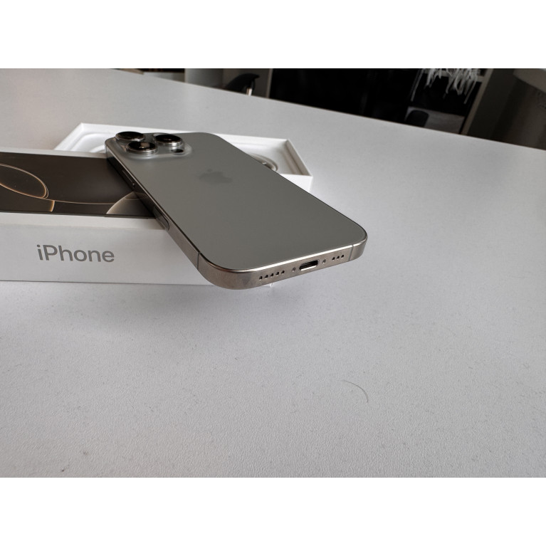 iPhone 16 Pro 128 Гб Натуральный титан Б/У