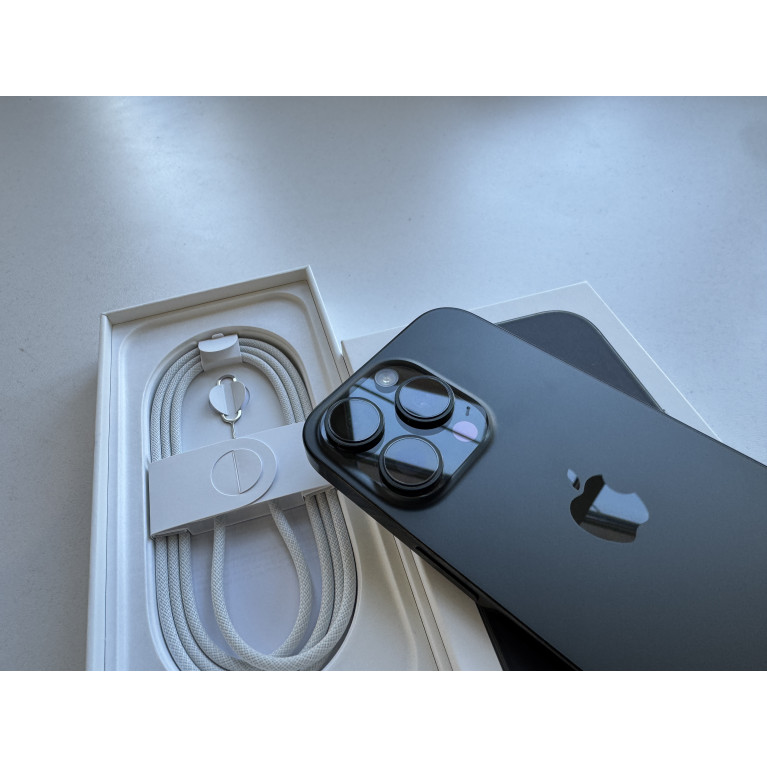 iPhone 16 Pro 256 Гб Черный титан Б/У