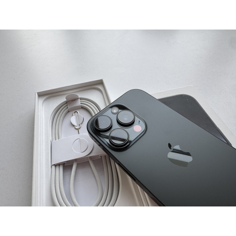iPhone 16 Pro 256 Гб Черный титан Б/У