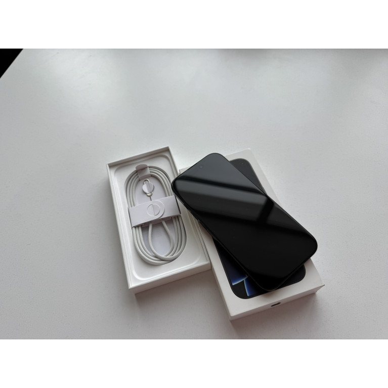 iPhone 16 Pro 256 Гб Черный титан Б/У