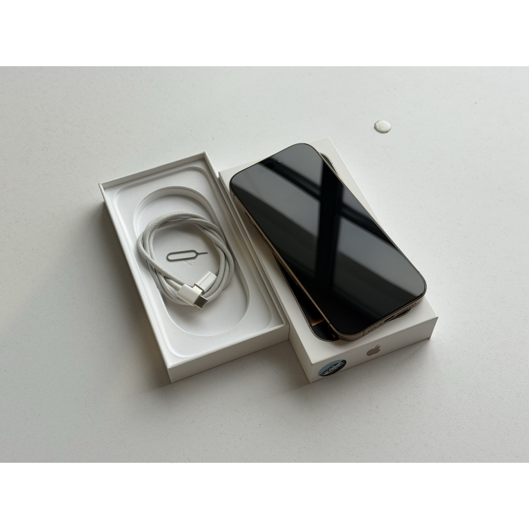 iPhone 16 Pro 256 Гб Пустынный титан Б/У