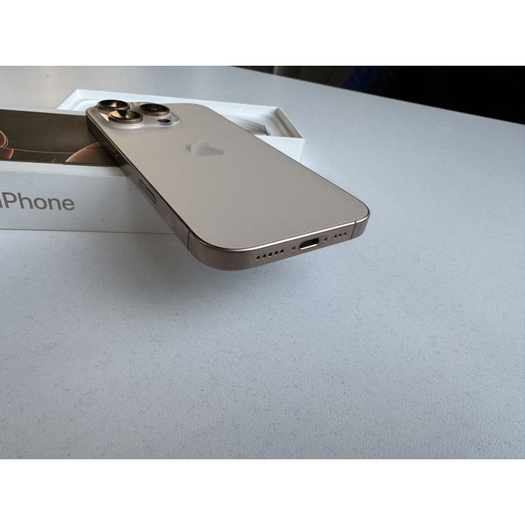 iPhone 16 Pro 256 Гб Пустынный титан Б/У