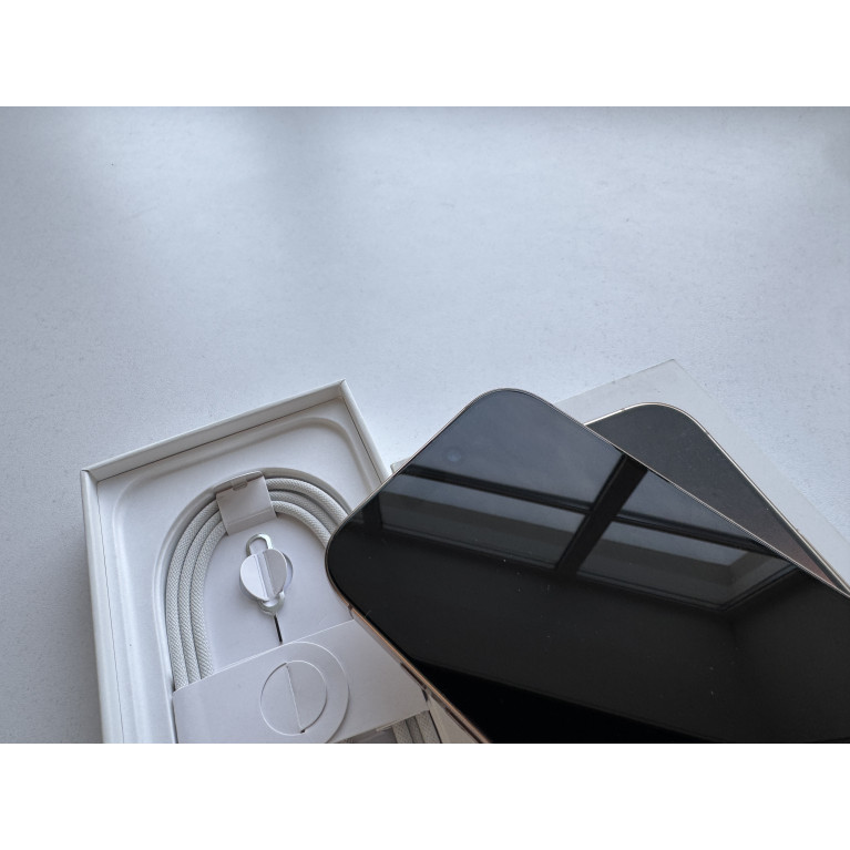 iPhone 16 Pro 256 Гб Пустынный титан Б/У