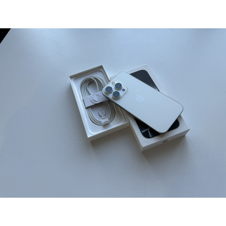 iPhone 16 Pro 256 Гб Белый титан Б/У