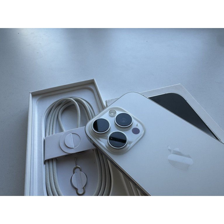 iPhone 16 Pro 256 Гб Белый титан Б/У