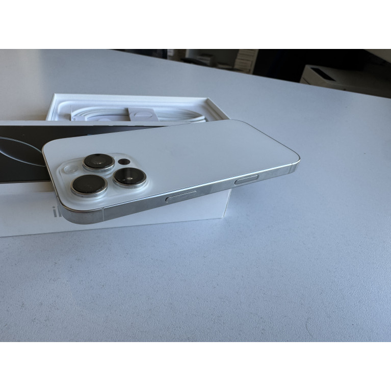 iPhone 16 Pro 256 Гб Белый титан Б/У