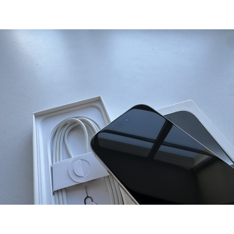 iPhone 16 Pro 256 Гб Белый титан Б/У
