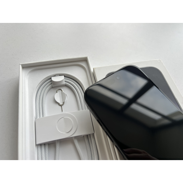iPhone 16 Pro 512 Гб Черный титан Б/У