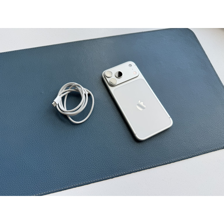 iPhone 17 Pro Max 256 Гб eSim Серебристый Б/У