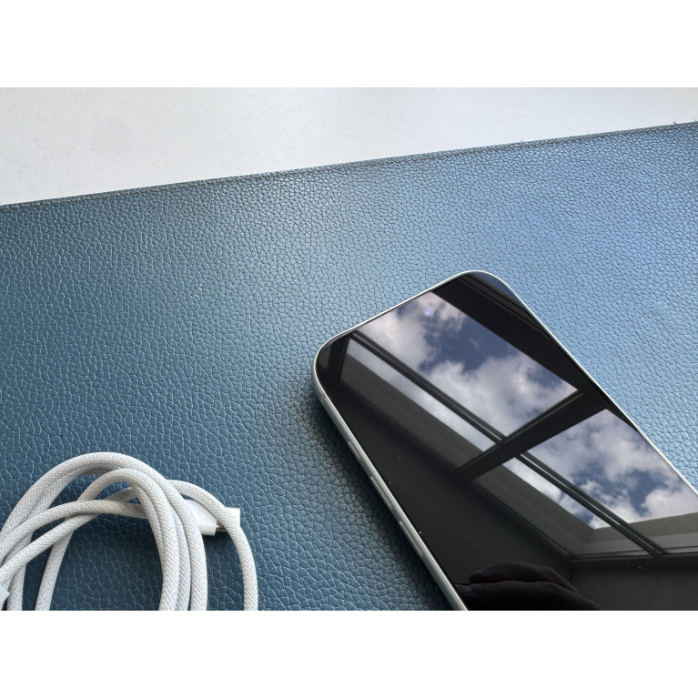 iPhone 17 Pro Max 256 Гб eSim Серебристый Б/У