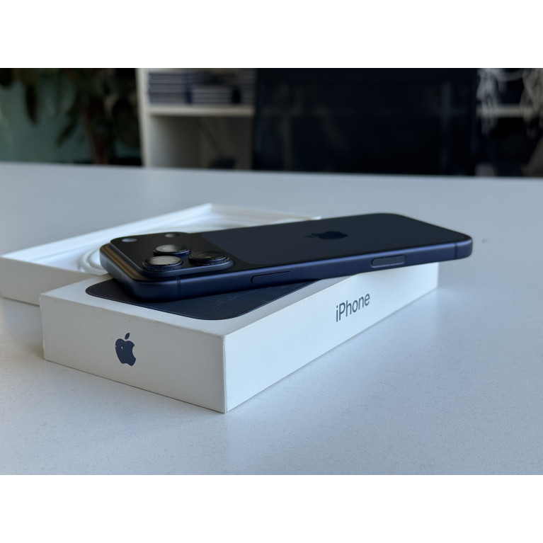 iPhone 17 Pro Max 512 Гб eSim Глубокий синий Б/У