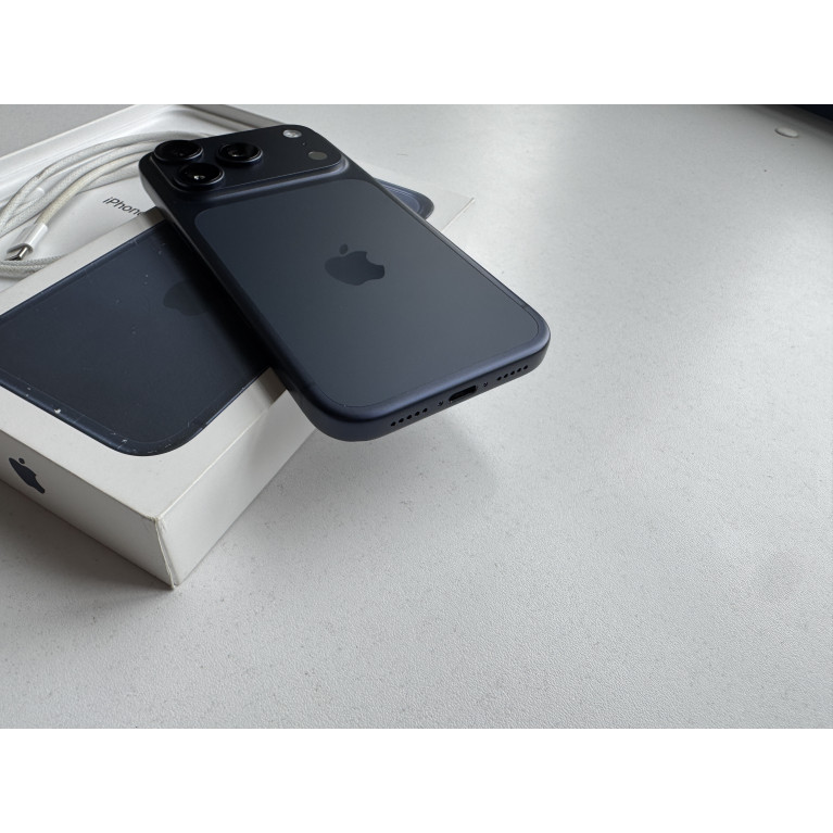 iPhone 17 Pro 512 Гб eSim Глубокий синий Б/У