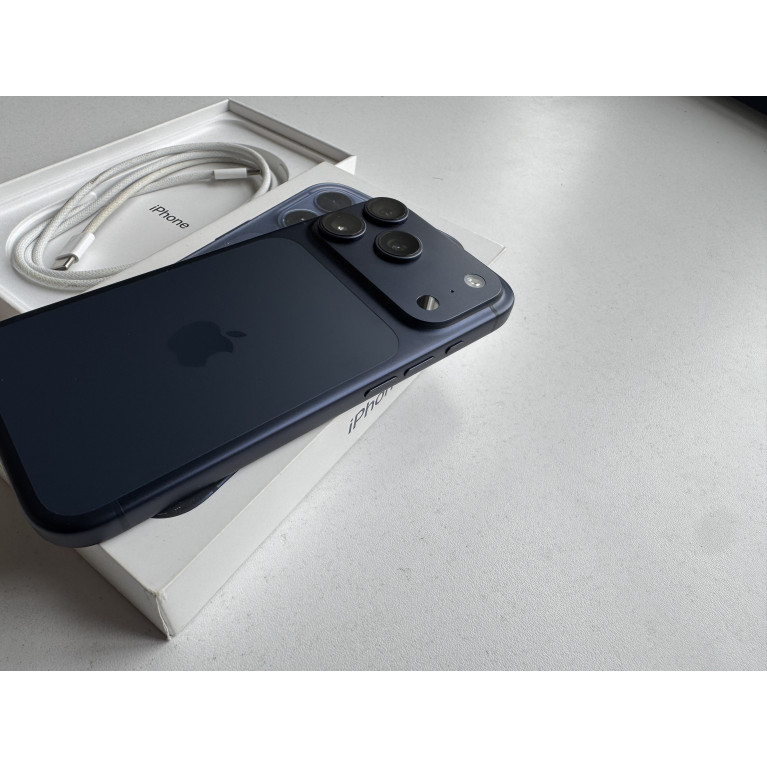 iPhone 17 Pro 512 Гб eSim Глубокий синий Б/У