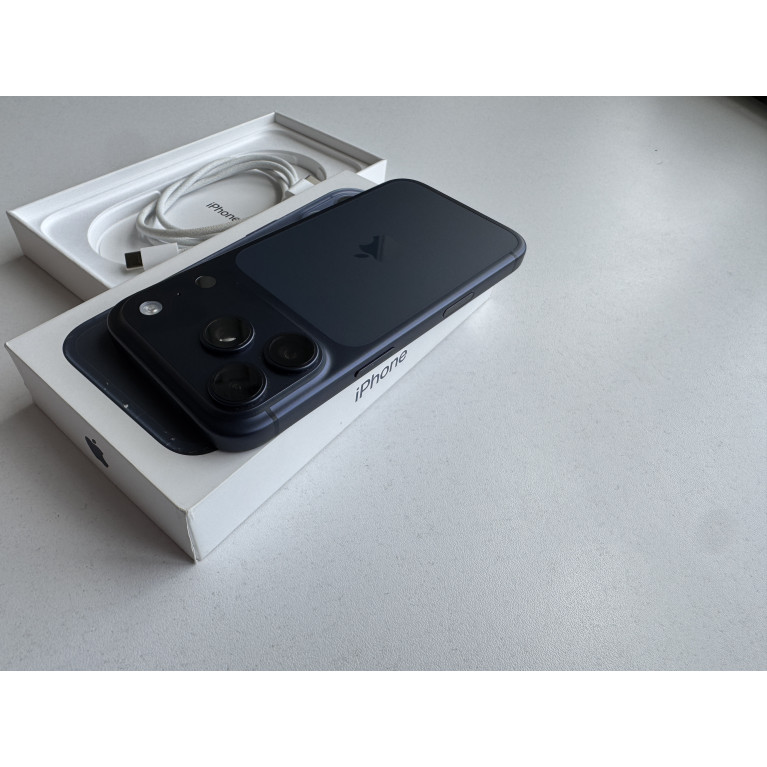 iPhone 17 Pro 512 Гб eSim Глубокий синий Б/У